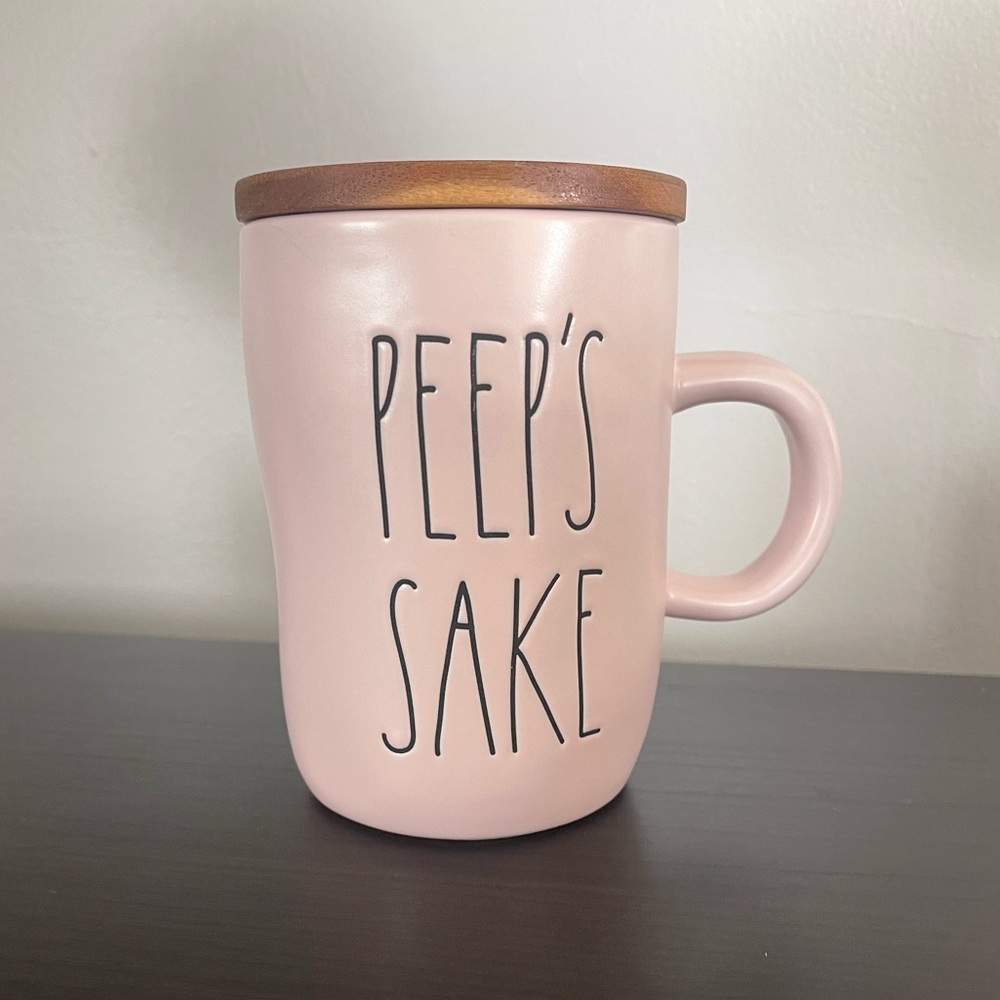 NEW Rae Dunn PEEP’S SAKE Mug w/Wooden Lid/Coaster 🐰🐣🐰